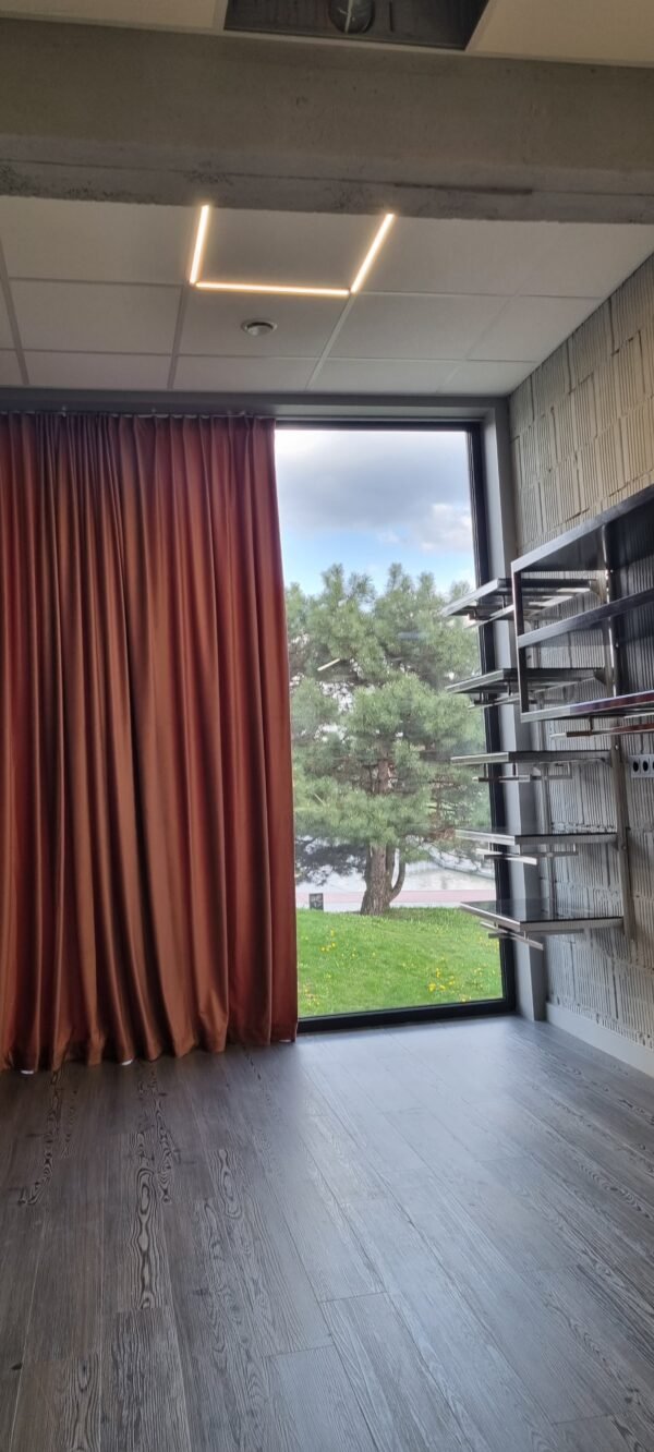Naktinių užuolaidų komplektas "Rožė"